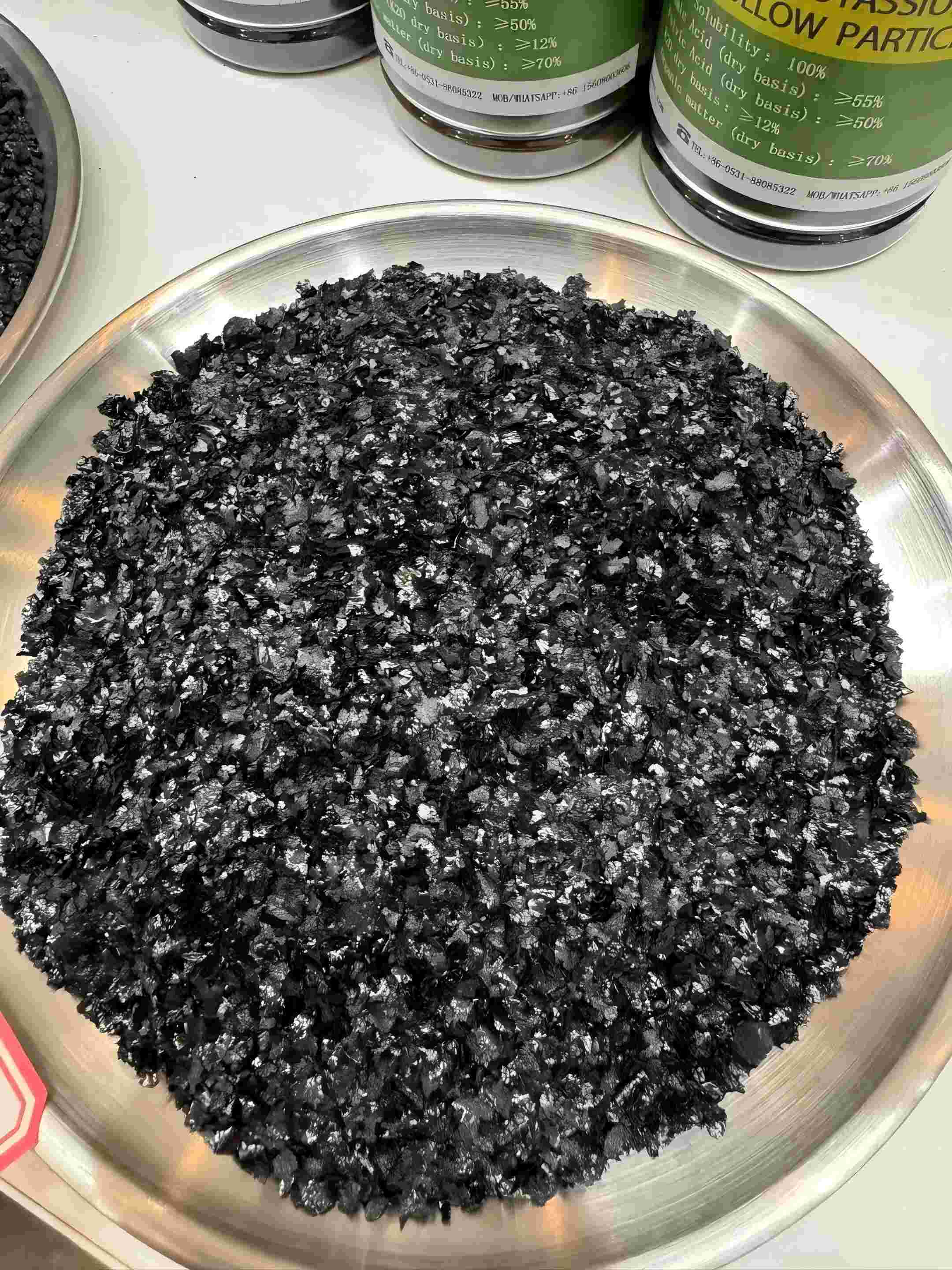 Fornecimento de fornecedores de flocos de humato de sódio com grande desconto.jpg